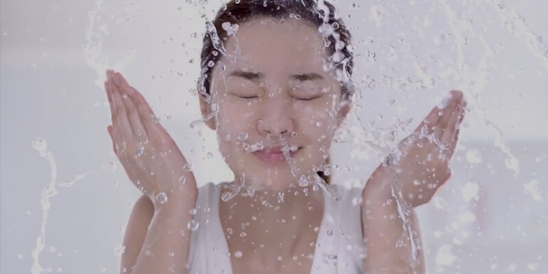 Stephanie Lee – Neutrogena Oil to Foam